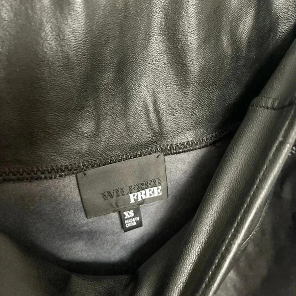 Aritzia Wilfred Free Vegan Faux Leather High Waist Stretch Pencil Skirt Black XS - Picture 2 of 2